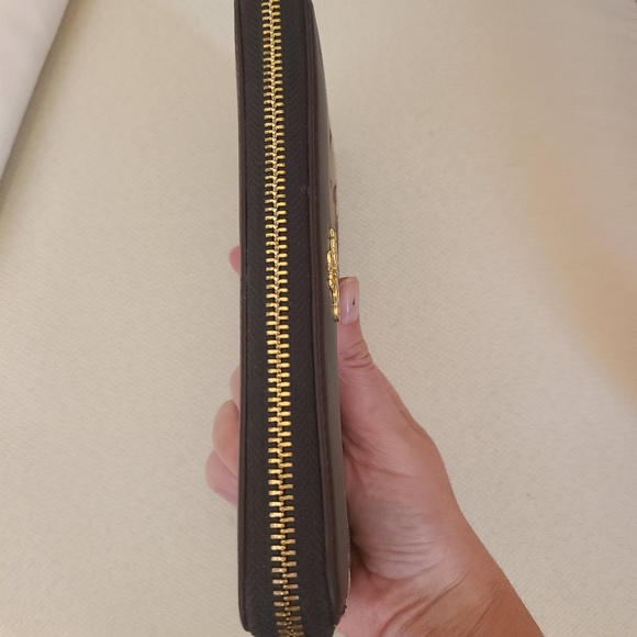 Authentic signature style Coach wallet - Picture 4 of 7